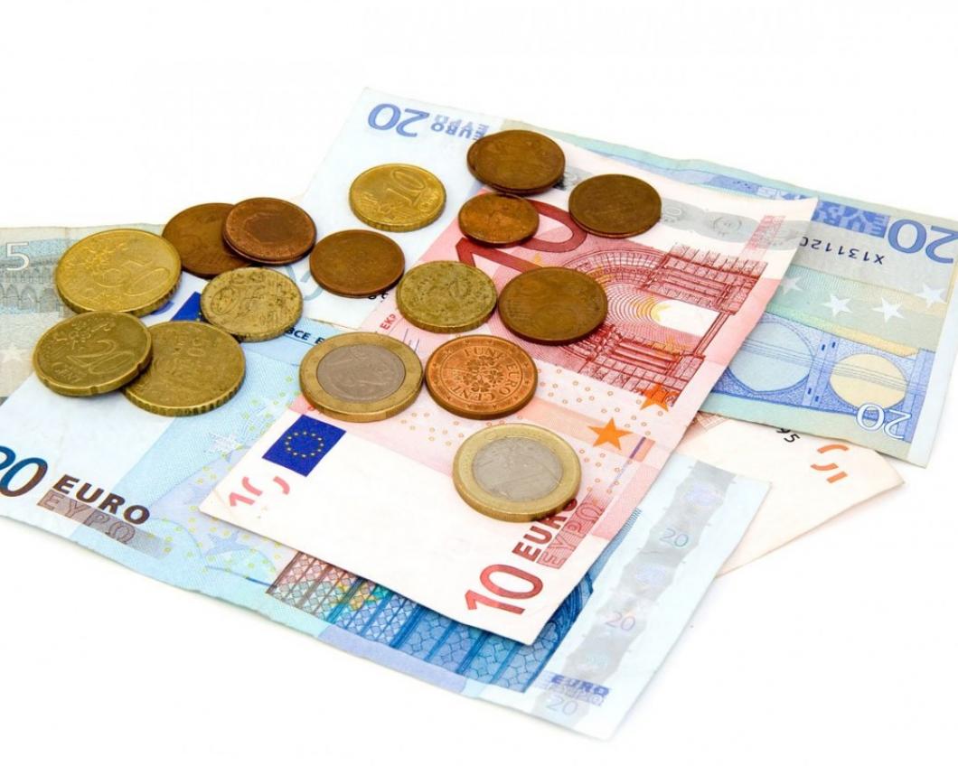 money_bank_notes_bill_bills_coin_coins_european-1159963.jpg